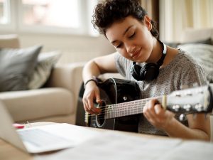 Clases de música en línea: aprovecha el tiempo en casa